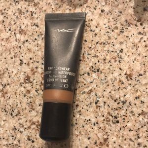 MAC pro longwear nourishing waterproof foundation